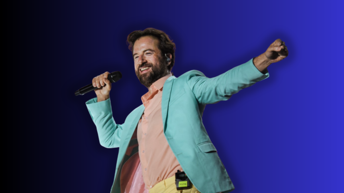 O Κωστής Μαραβέγιας Live στο Σκαλί Αγλαντζιάς